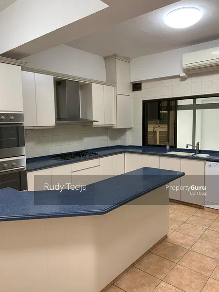 Lien Towers 4 + 1 Bedrooms - Rare Prime Exclusive Bungalow In The Air